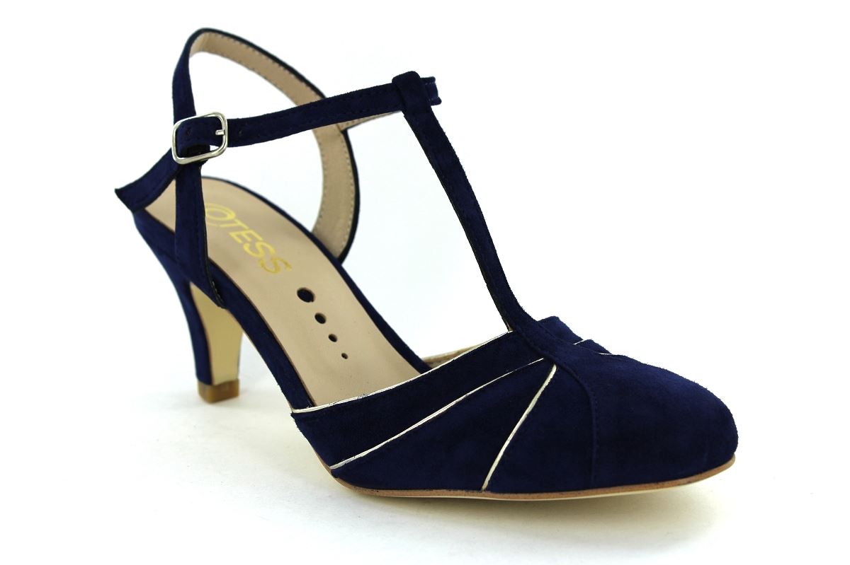 escarpins ouverts derrière fermés devant